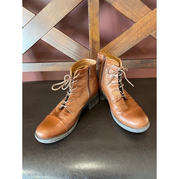 Little Burgundy leather boots in a size 8.5 - Picture 4 of 16